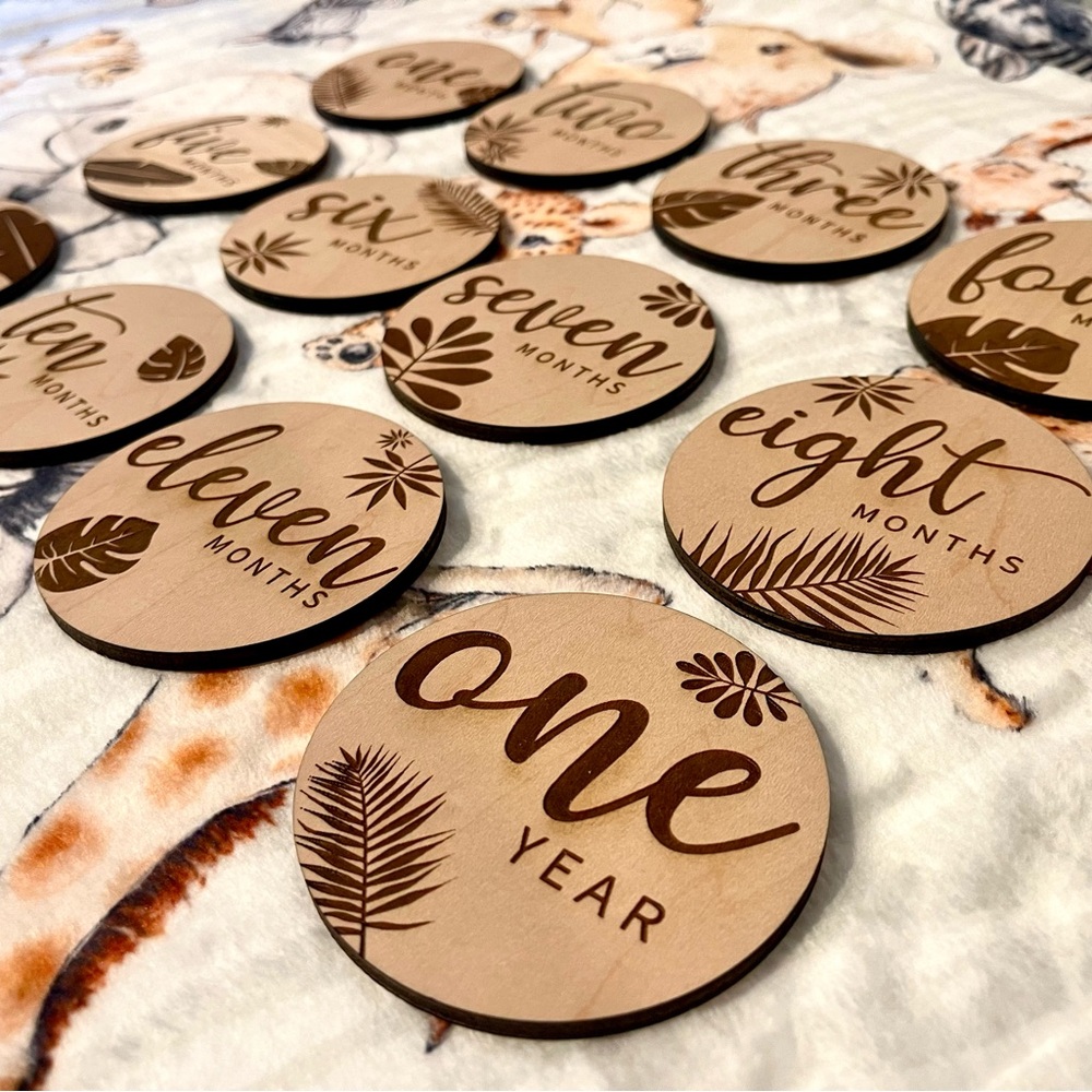Baby Milestone Markers - Monthly - Wood - Laser Engraved - Set of 12